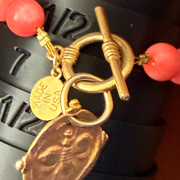Susan Shaw Gold Bee Intaglio & Coral Bead Bracelet NWOT - Picture 16 of 17